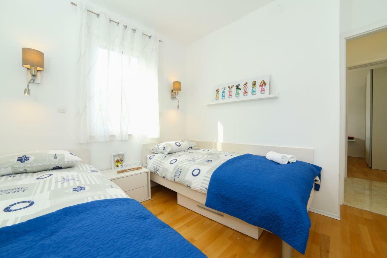 Amazing Luxury 4Star Apartment Laura Supetar Exterior photo