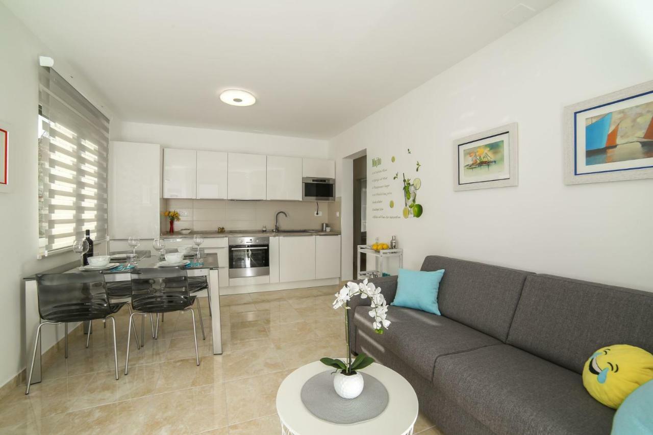 Amazing Luxury 4Star Apartment Laura Supetar Exterior photo